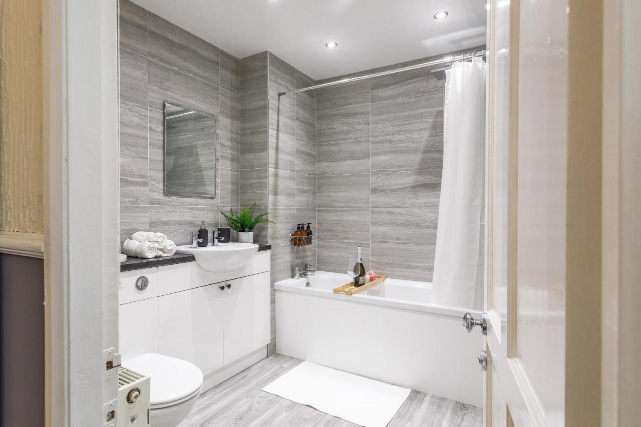Cozy Coastal Getaway Apartment North Shields Bagian luar foto